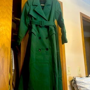 Brand new trench coat Size S, green color with belt